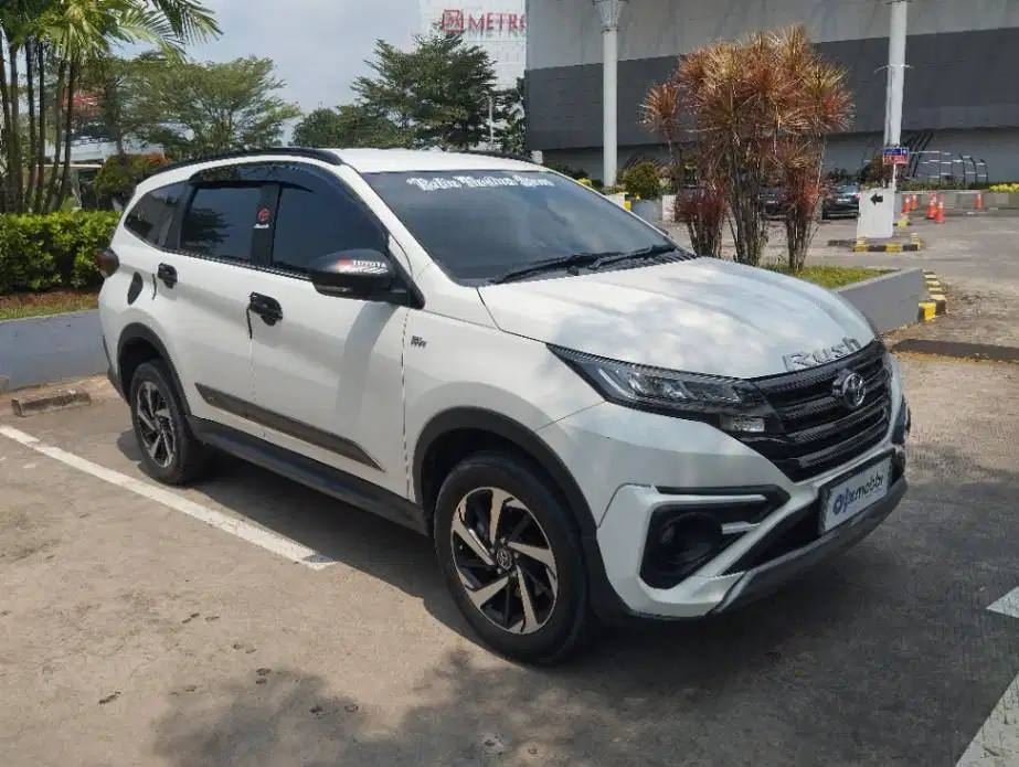 LOW DP Toyota Rush 1.5 GR Sport Bensin-AT 2023 4KG