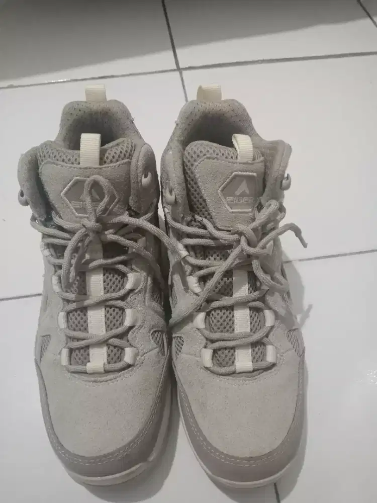 sepatu eiger woman