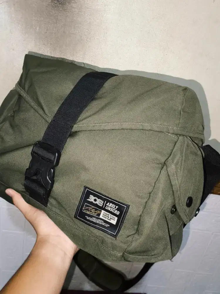 Tas selempang besar merek ABSLT ori