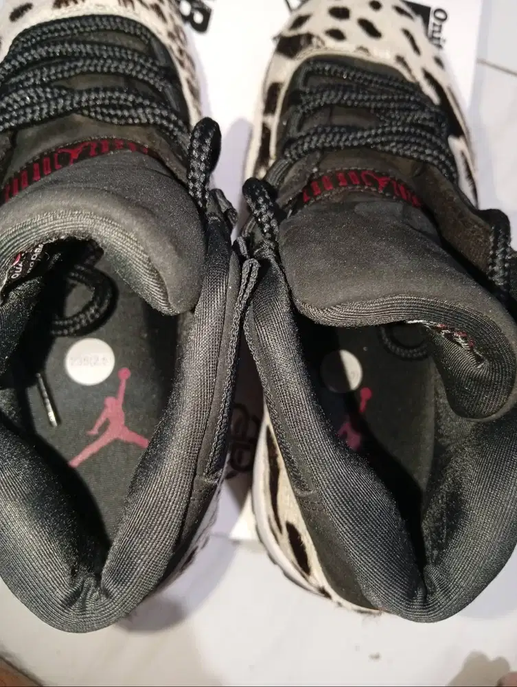 Sepatu Jordan retro 11