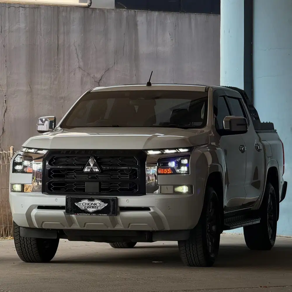 Triton Ultimate AT 4X4 2025 Low Kilometer