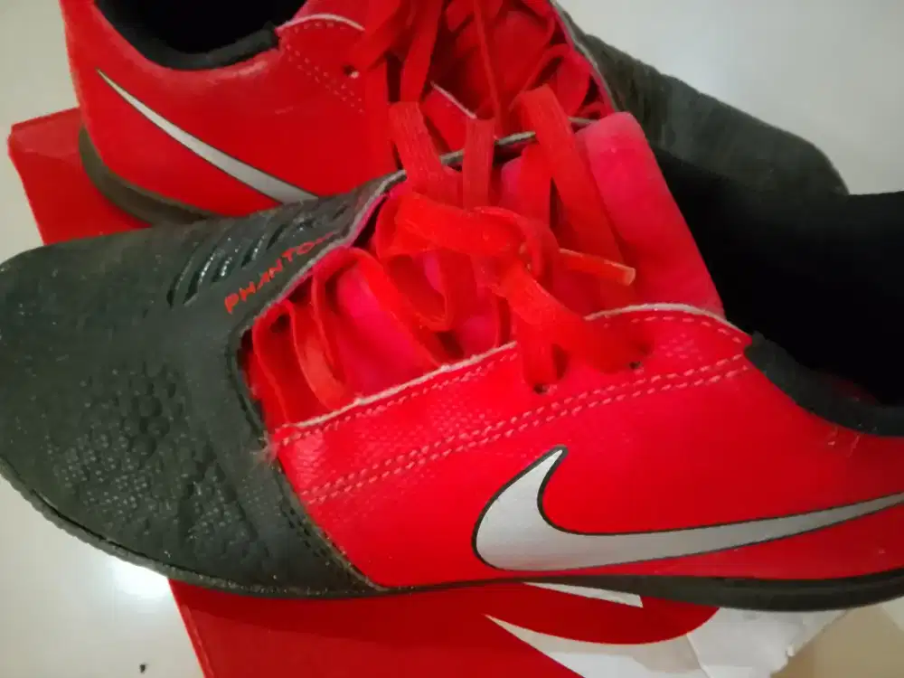 Sepatu futsal nike phantom venom  size 41