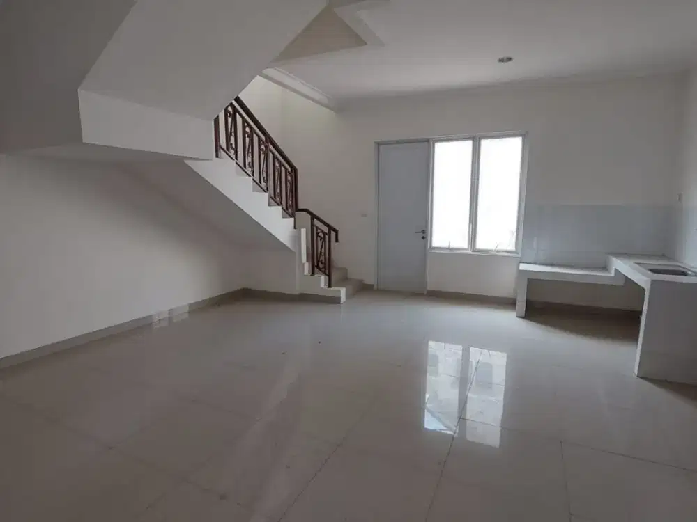 Dijual Cepat Rumah Cantik Lebar 8 Siap Huni Cluster Laseine, Cakung, Jakarta Timur, 028