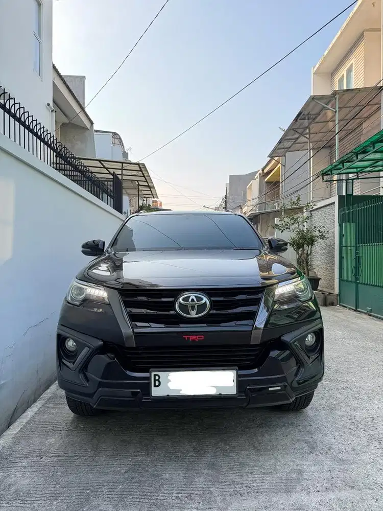CASH LOW KM FORTUNER VRZ TRD 2.4 AT DIESEL 2019 KICKSENSOR HITAM
