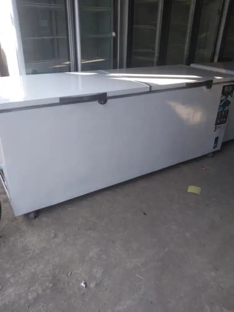 Showcase ciller chest freezer