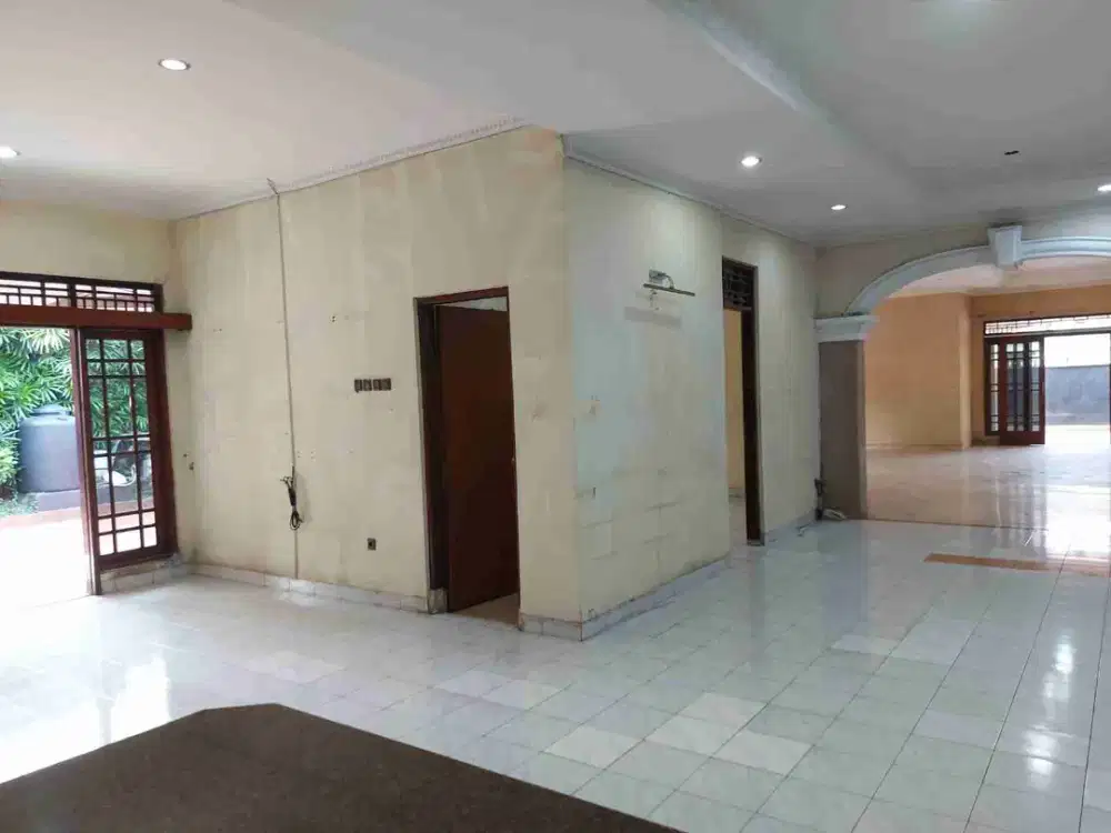 Dijual Rumah di lokasi premium Tebet Barat, Lokasi Jalan Raya dekat ecopark