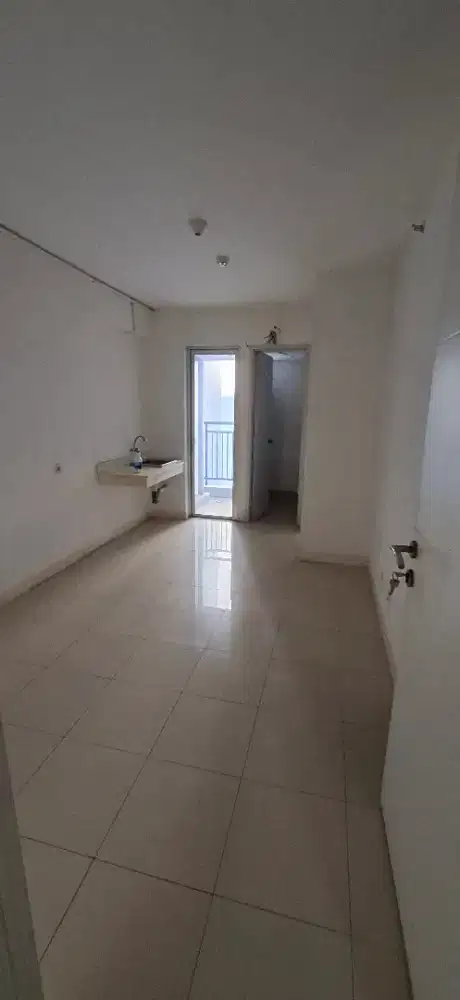 Disewakan 2 BR unfurnish Apartemen Bassura city Rp.30jt/thn free ipL