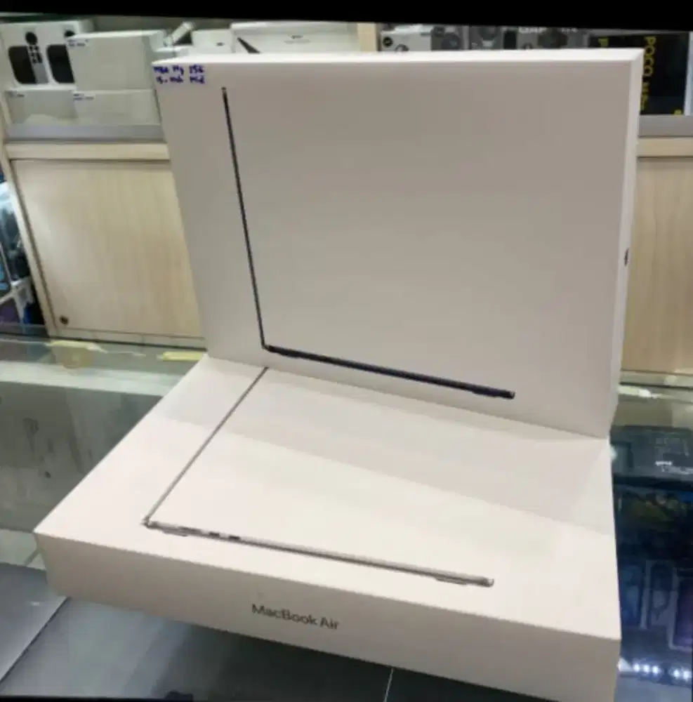 New Macbook AiR M5 16/512 13iN Grs resmi ibox