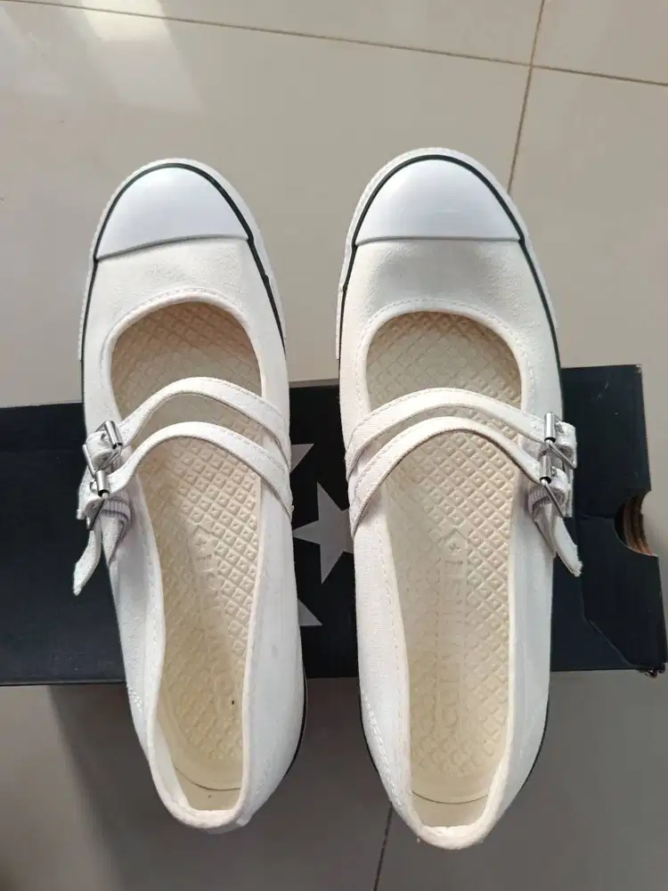 Jual sepatu Converse dan Nike