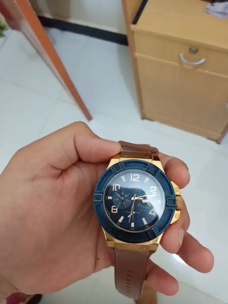 Jam tangan pria