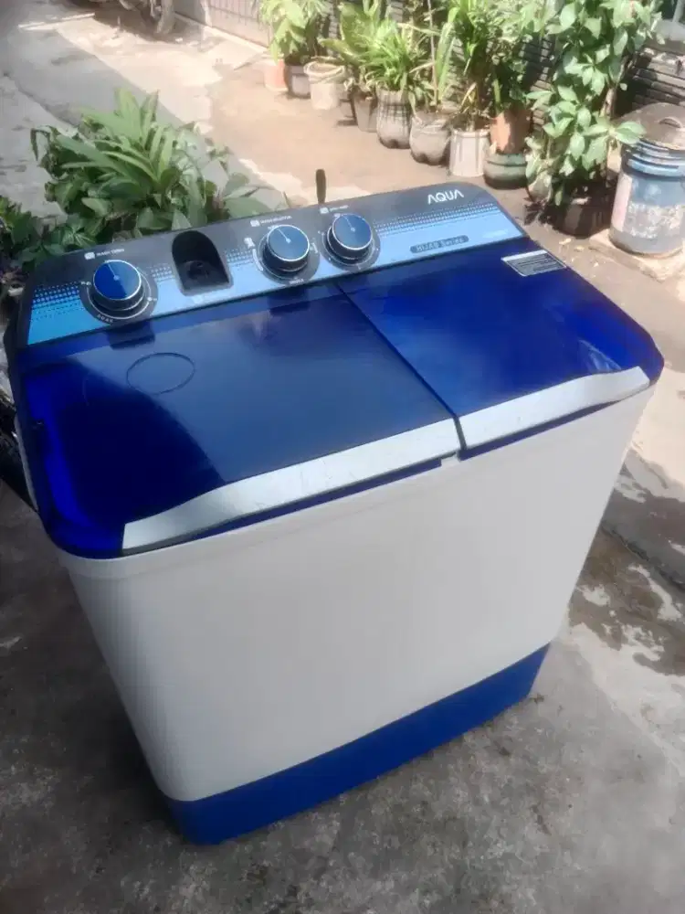 Mesin cuci merk aqua 8kilo