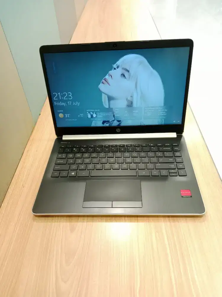 Laptop Kuliah & Desain Normal Mulus Pemakaian Cewe
