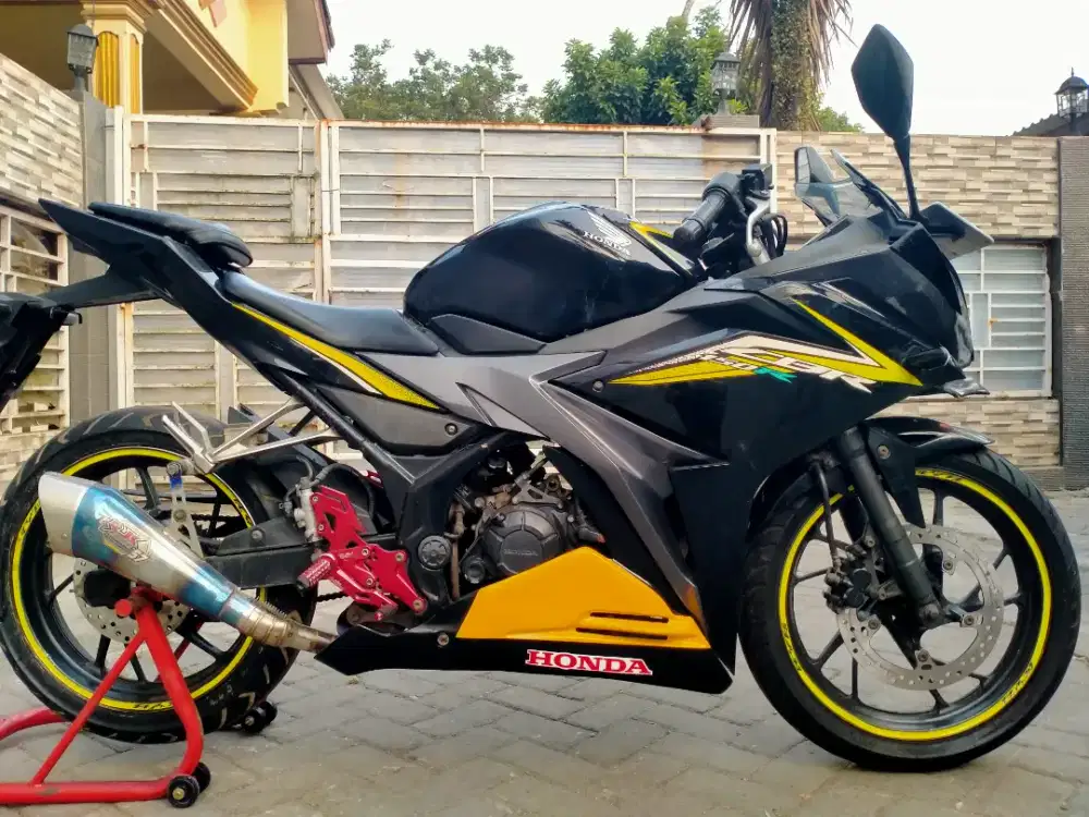 Honda CBR Facelift lengkap motor sehat keterangan detail dibawah