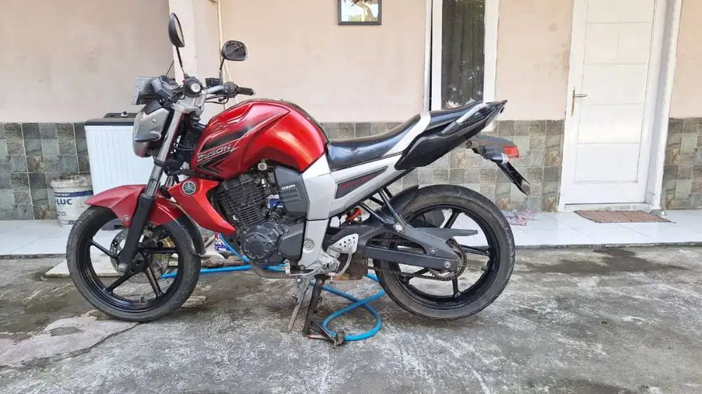 Motor Byson 150 cc Merah