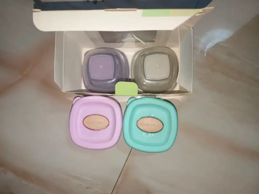 Baby food cointainter