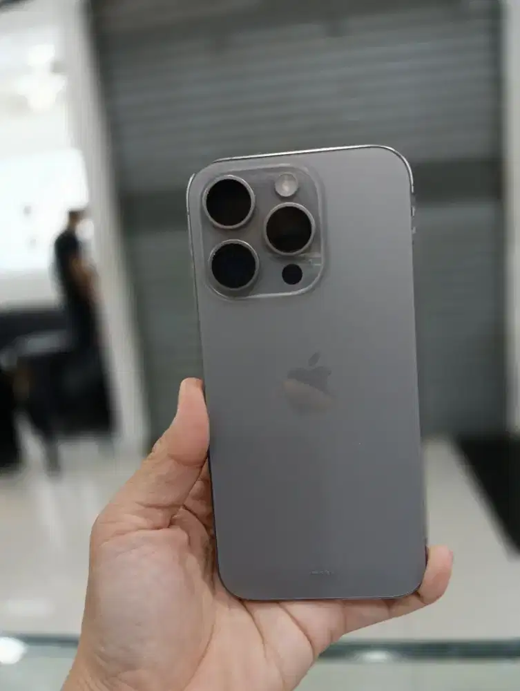 iPhone 15 pro 256 iBox