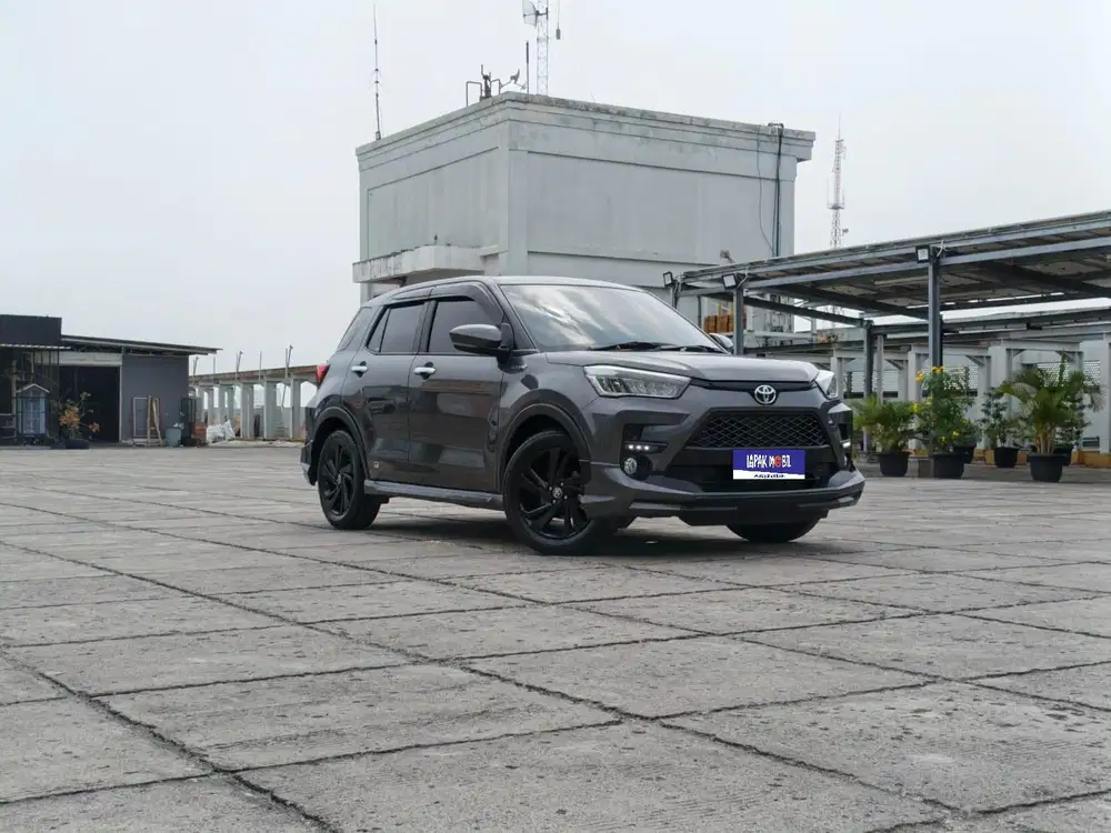 Toyota Raize 1.0 GR Sport Matic 2022 low Km 20rb Tangan 1