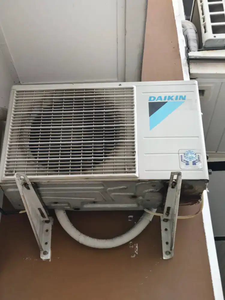 Dijual ac daikin 1/2 PK