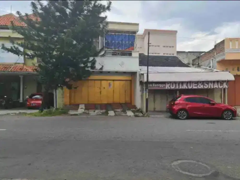 Dijual Ruko Strategis Siap Huni, 2,5 Lantai Lokasi Banjarsari,Solo Luas 170m2 BU!!