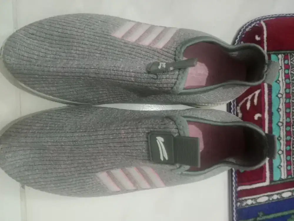 Sepatu cewek bekas