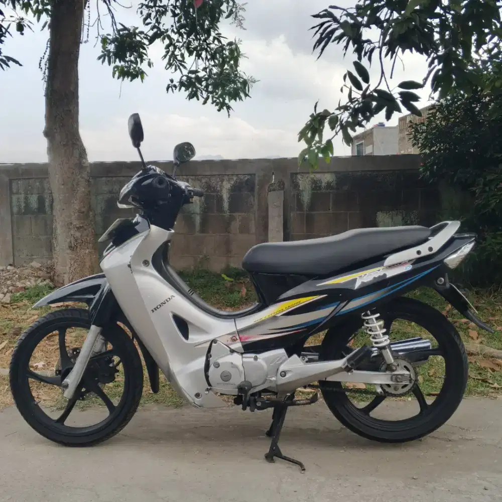 HONDA KHARISMA 125D 2004