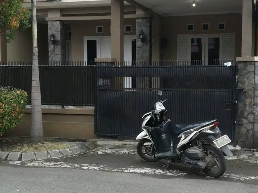 Dijual Rumah Komplek Pinus Regency Kondisi Siap Huni