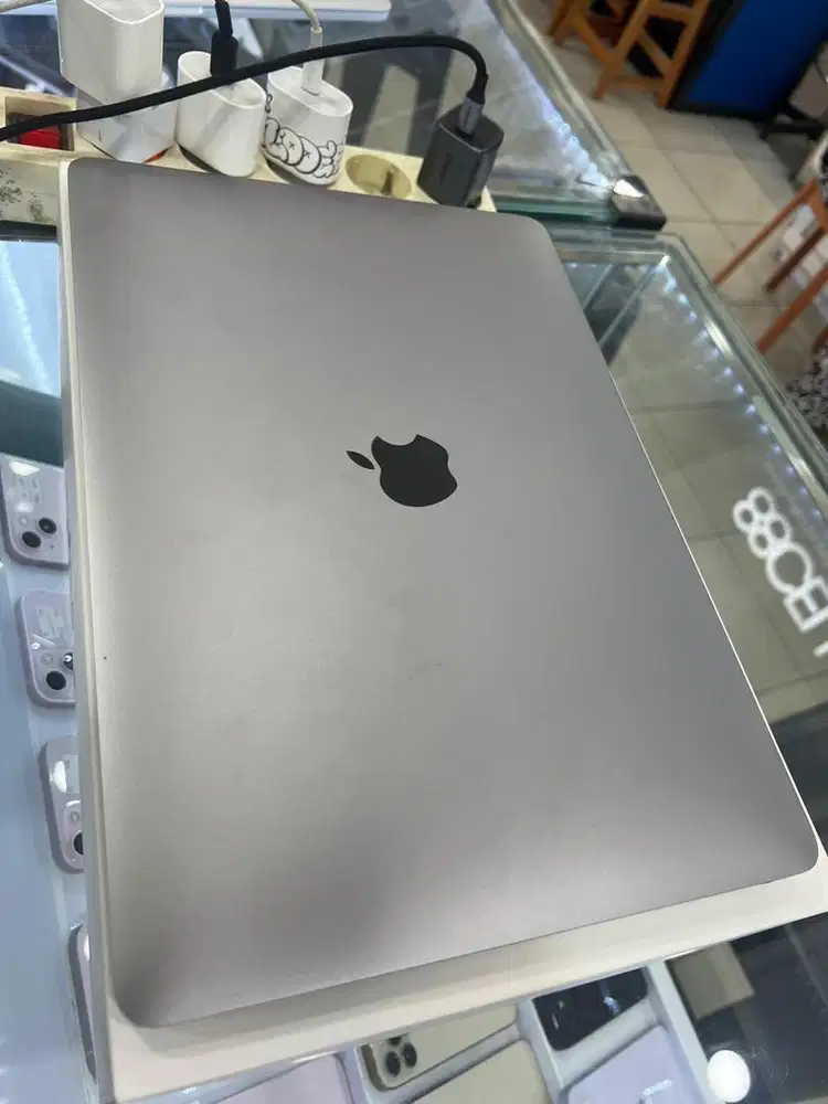 Macbook air m1 8/256