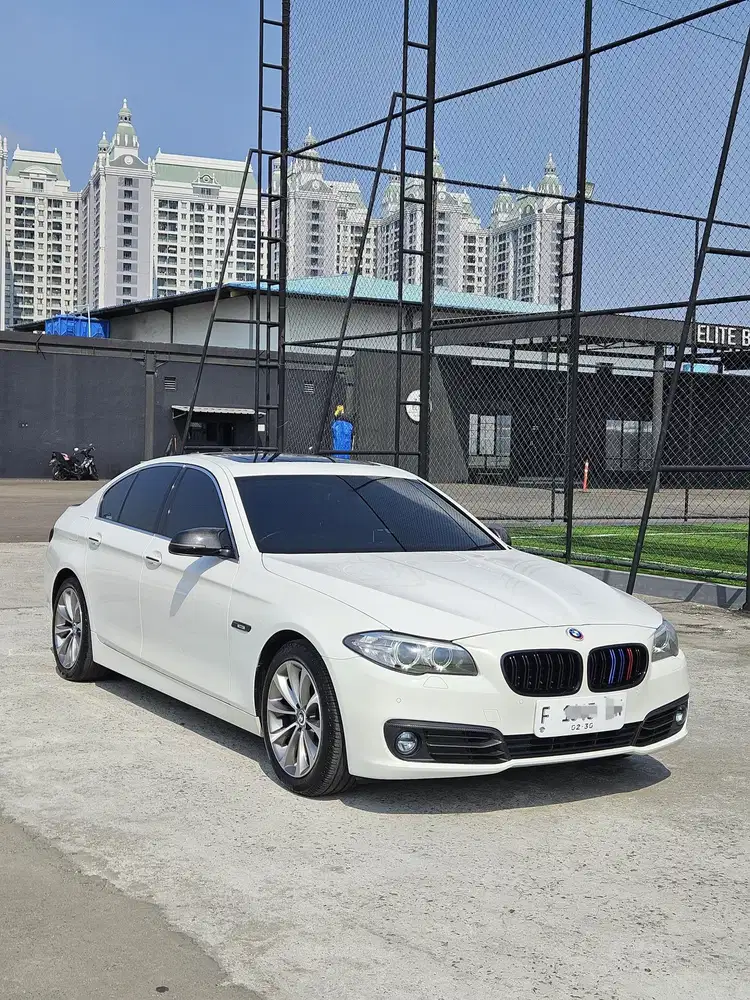 BMW 520i 2014 modern line F10 PUTIH