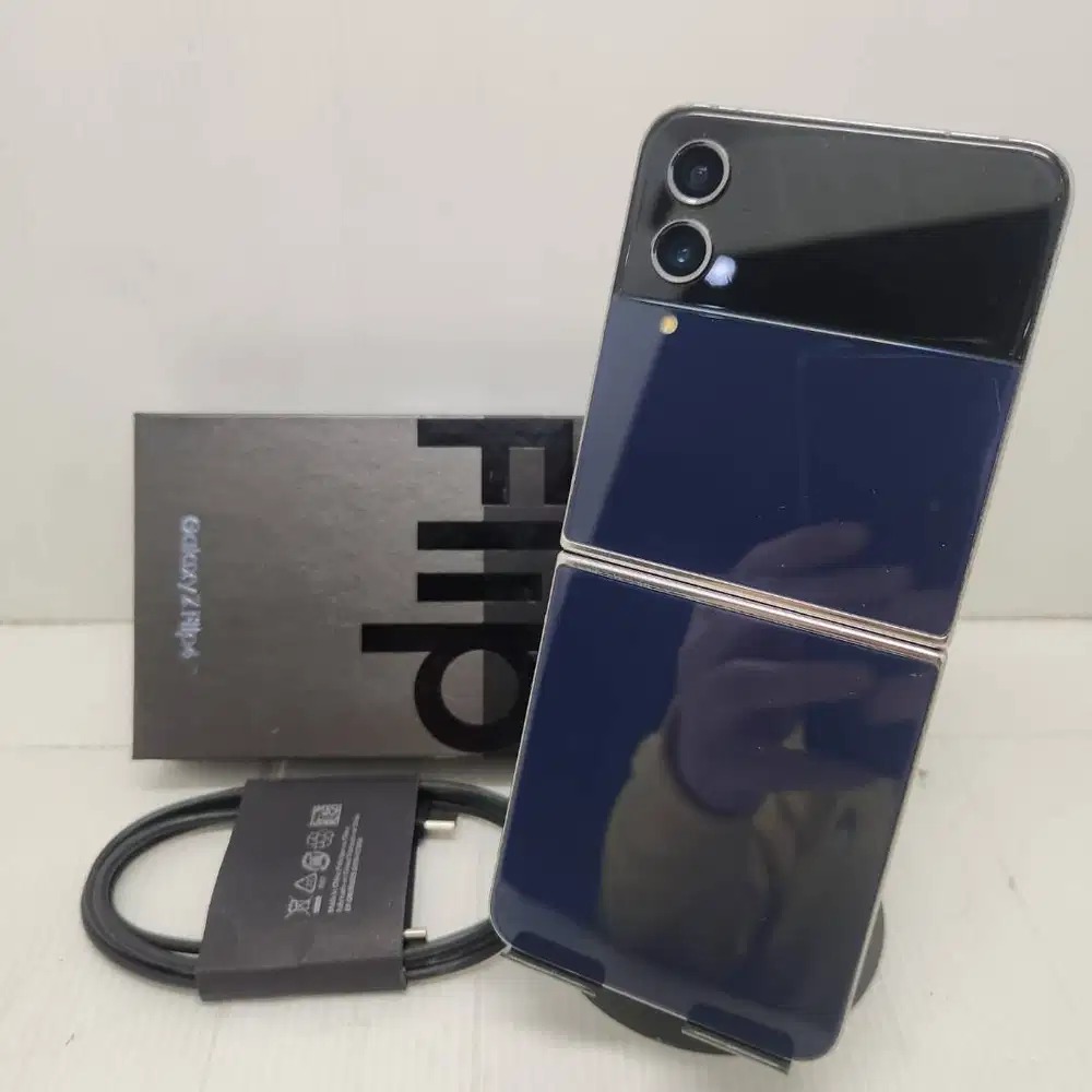 HOT SALE! SAMSUNG GALAXY Z FLIP 4 5G 8/256 BESPOKE EDITION LENGKAP SEI