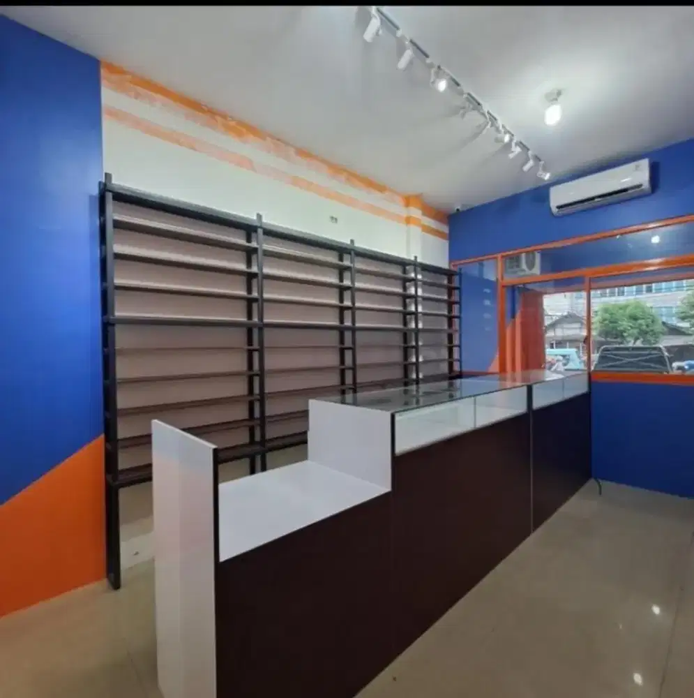 Display rak kabinet