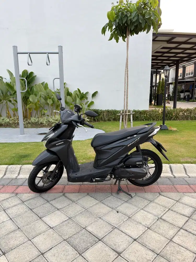 Jual Honda Beat CBS ISS Deluxe tipe tertinggi warna hitam KM 9.5xx aja