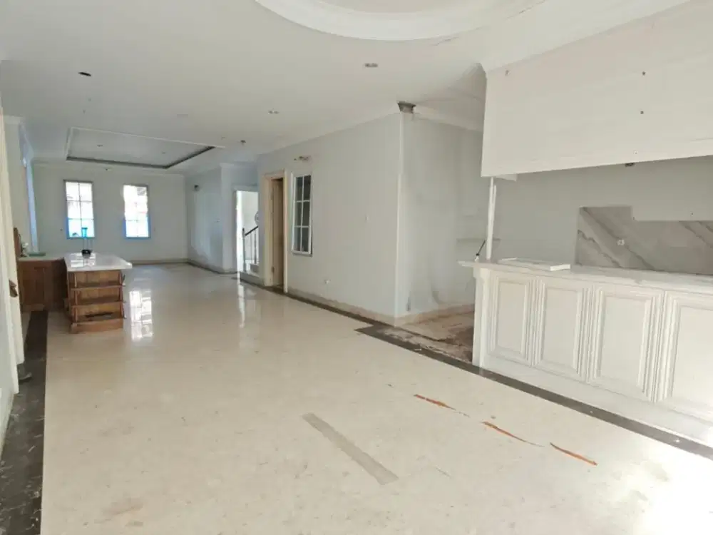 Rumah Lebar 12 Bangunan Mandiri di Alam Sutera