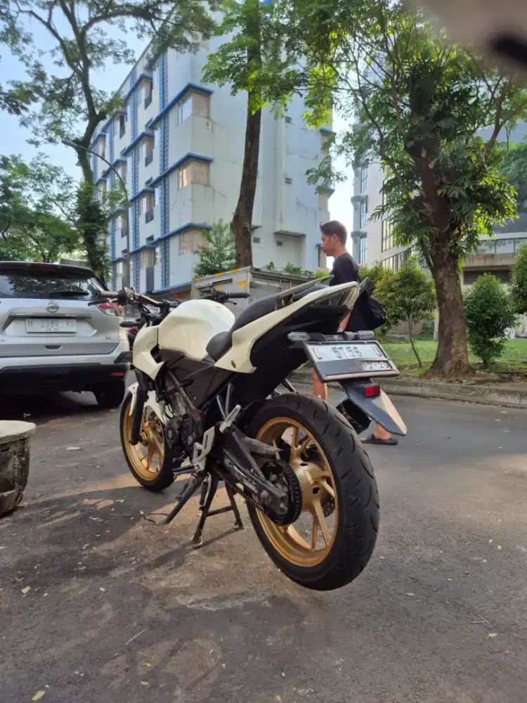 Honda CB150R Streetfire 2015 (LED V1)