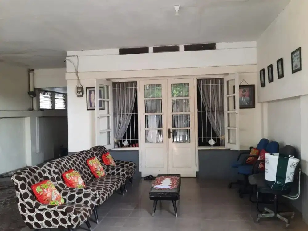 Rumah usaha di sekitar Diponegoro surabaya