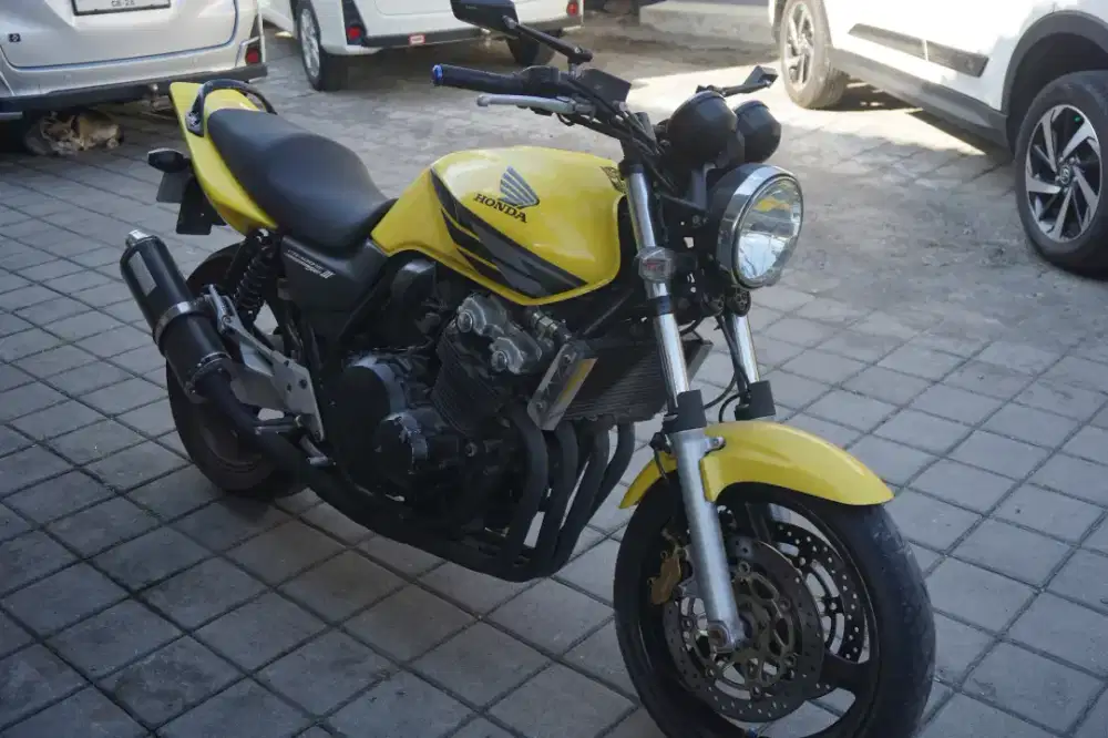 CBU CB 400 V-TECH 3 KUNING METALIK 4 CYLINDER