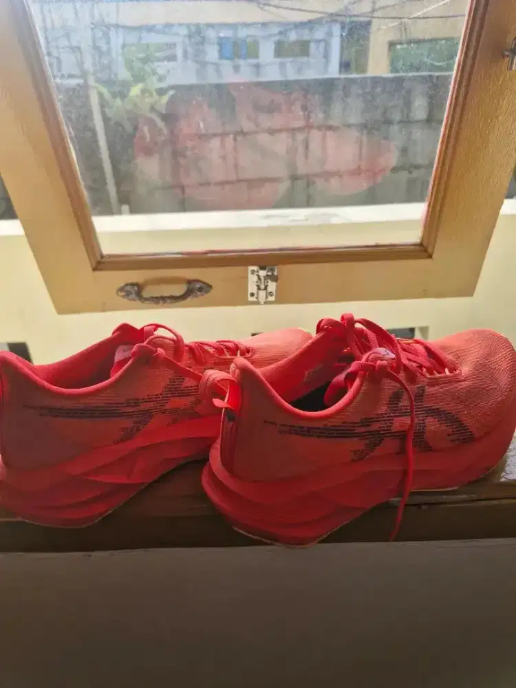 Asics Novablast 5 - Women Flash Red Size 39