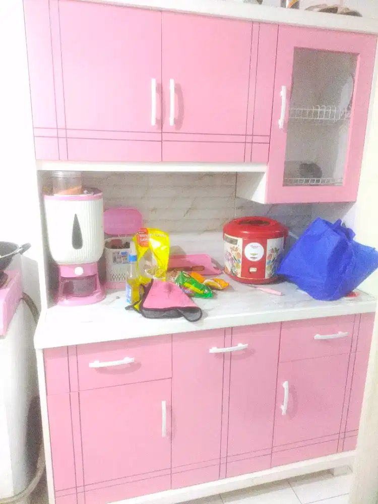 Lemari piring dapur
