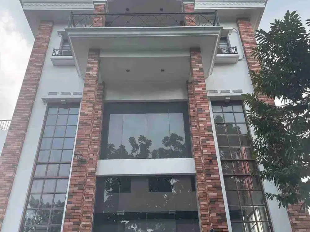 Dijual Gedung Cocok untuk Usaha Lokasi Strategis di Kebayoran Baru Jakarta Selatan