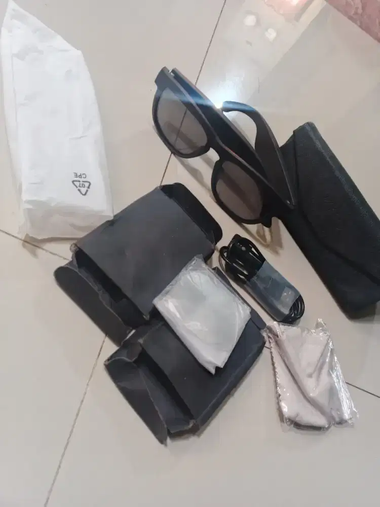 Kacamata headset