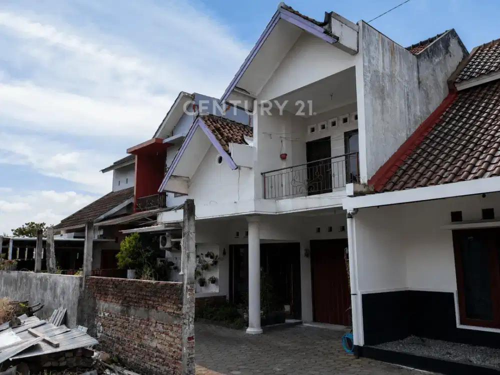 Rumah 2 Lantai Potensial Dekat Kampus Di Sleman Barat