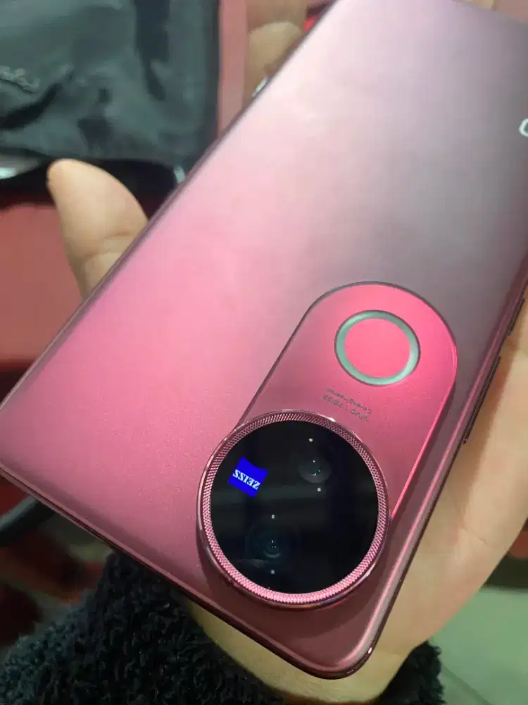Vivo V50 12/256 Fullset baru satu bulan