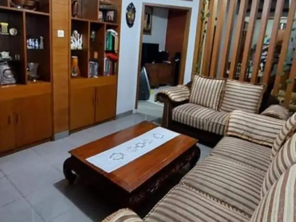 Dijual Rumah Terawat Lingkungan Nyaman Siap Huni Lokasi di Antapani Bandung