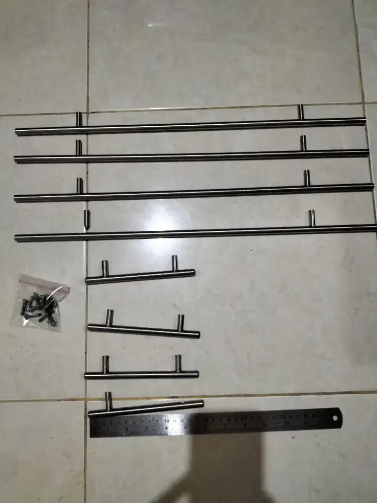 Handle lemari pakaian
