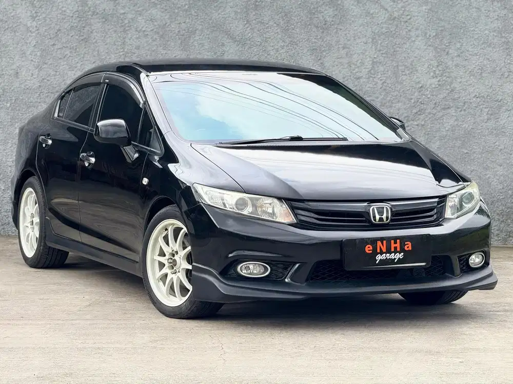 Dp 14 Jt.. Honda Civic FB 1.8 A/T 2013.. eNHa garage Semarang..
