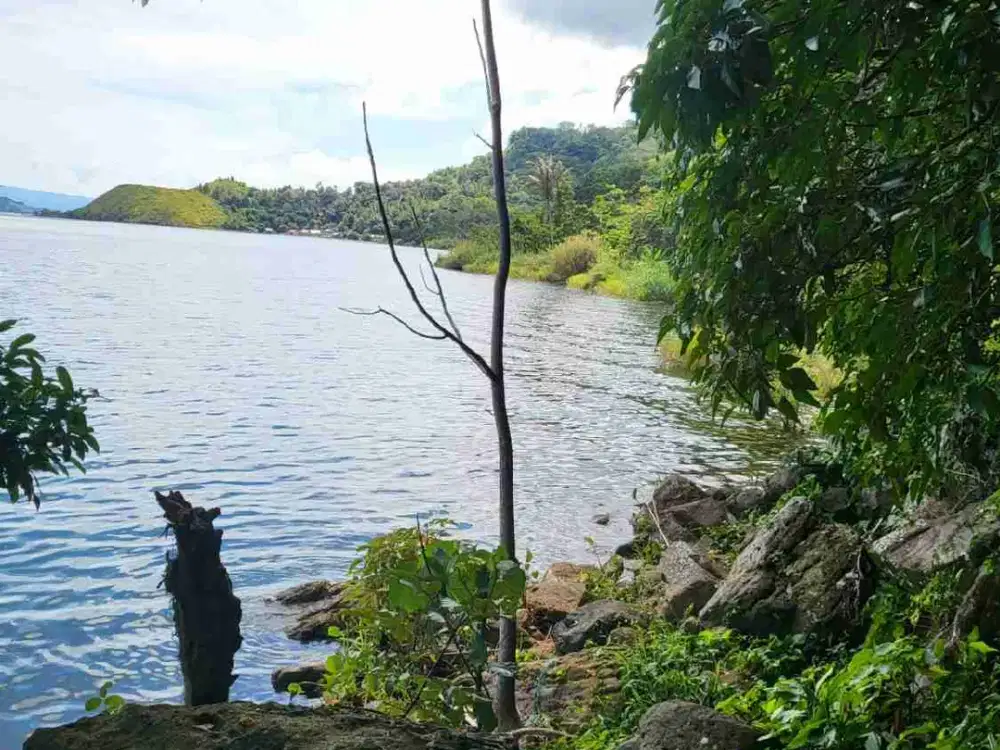 Dijual Tanah pinggir pantai danau toba di Sipolha Horisan