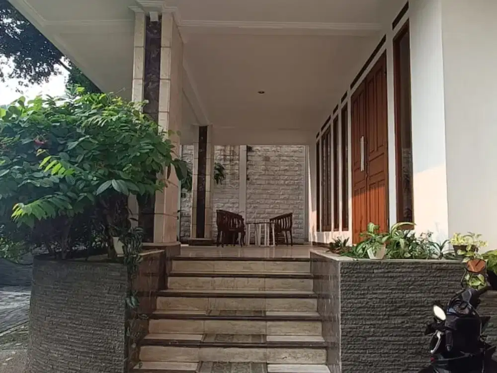 Dijual Rumah 2 Lantai di Cipete Jakarta Selatan (Jalan Raya)