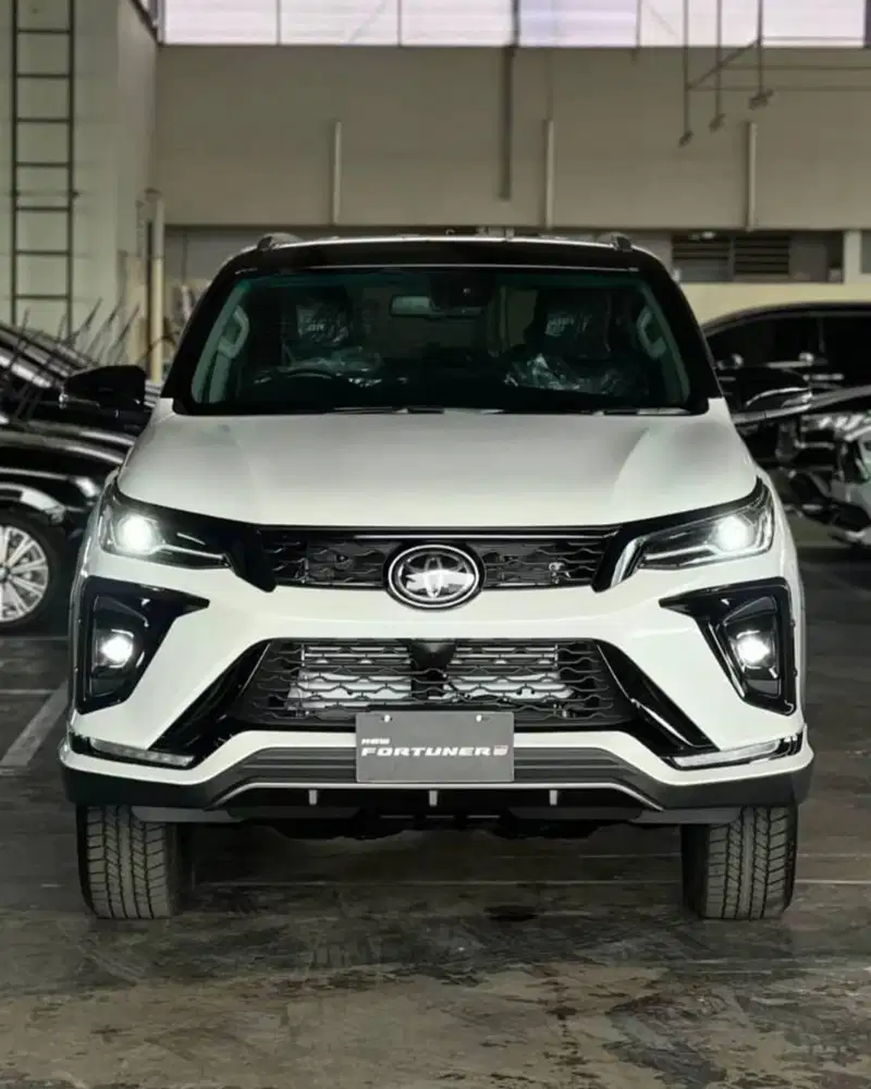 FORTUNER 4X2 GRS AT 2.8