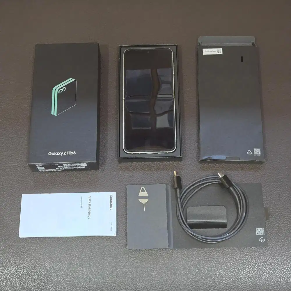 WTS Samsung Z Flip 6 256gb Mint Bekas