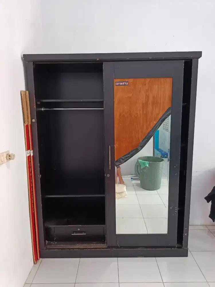 Lemari pakaian sliding 2 pintu