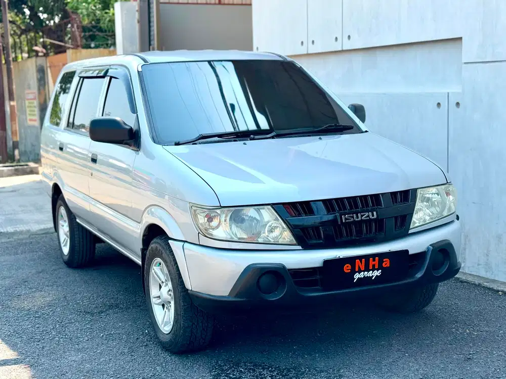 Isuzu Panther diesel 2.5 LM manual 2005.. istimewa..